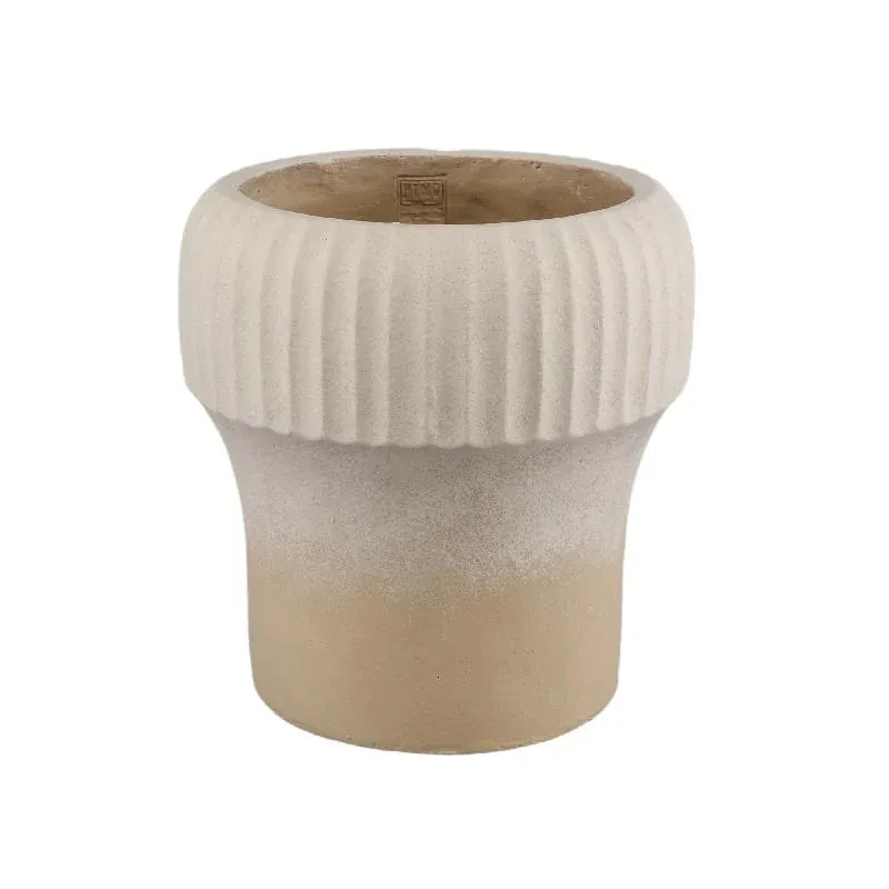 Blumentopf – Gerippter Rand, Runde Form, Beige Oberfläche, Zement Material, XL – Emilee | PTMD