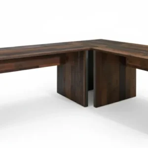 Eckschreibtisch CLIF in Old Wood Vintage und Betonoptik von vorne, L-förmige Anordnung mit zentralem Staufach.