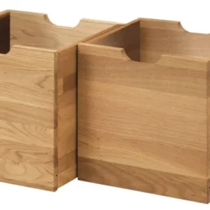Zwei nebeneinander stehende Schubkästen aus massiver Wildeiche mit ergonomischen Griffaussparungen, Gesamtansicht.