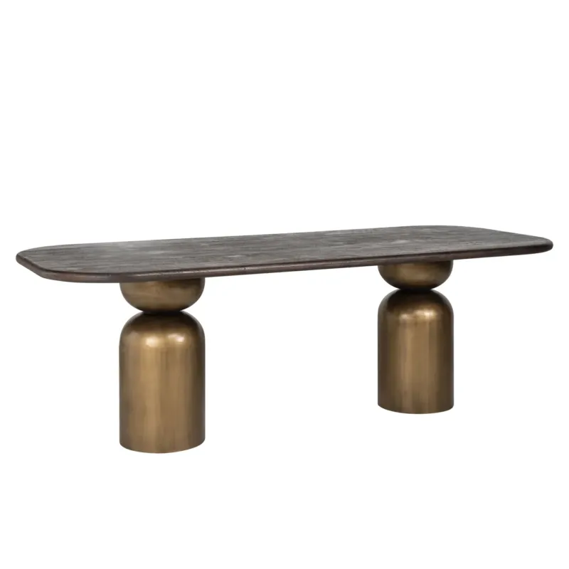 Esstisch Cavo 230 mit graubrauner Akazienplatte und zwei bronzefarbenen Eisengestellen in Gesamtansicht.