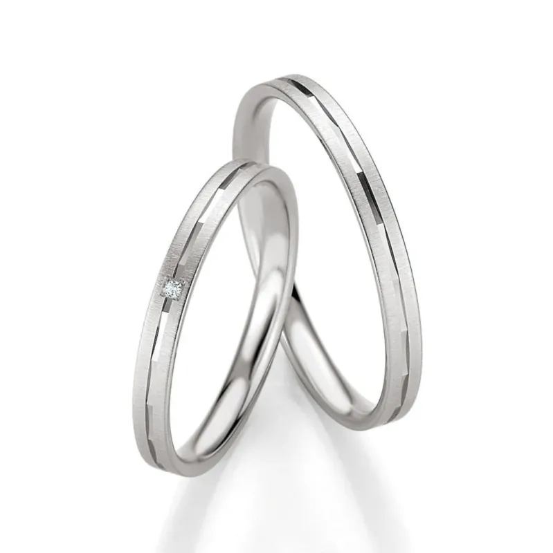 Breuning Trauringe Basic mit einem Diamanten - 48/04322 & 48/04321