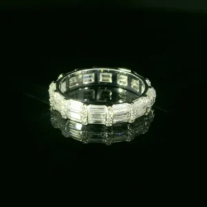 Exklusiver Damenring aus 18 Karat Weissgold – mit edlen Diamanten und Brillanten - BYZ0004961